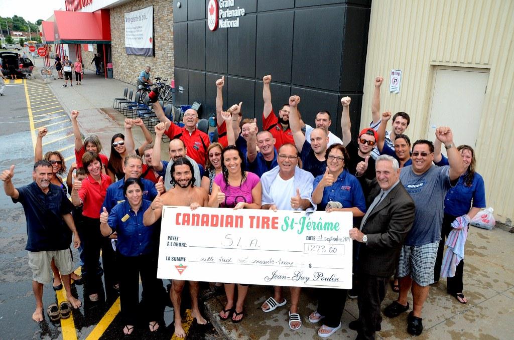 Le Canadian Tire de SaintJérôme relève le défi du «Ice Bucket Challenge» Journal Le Nord