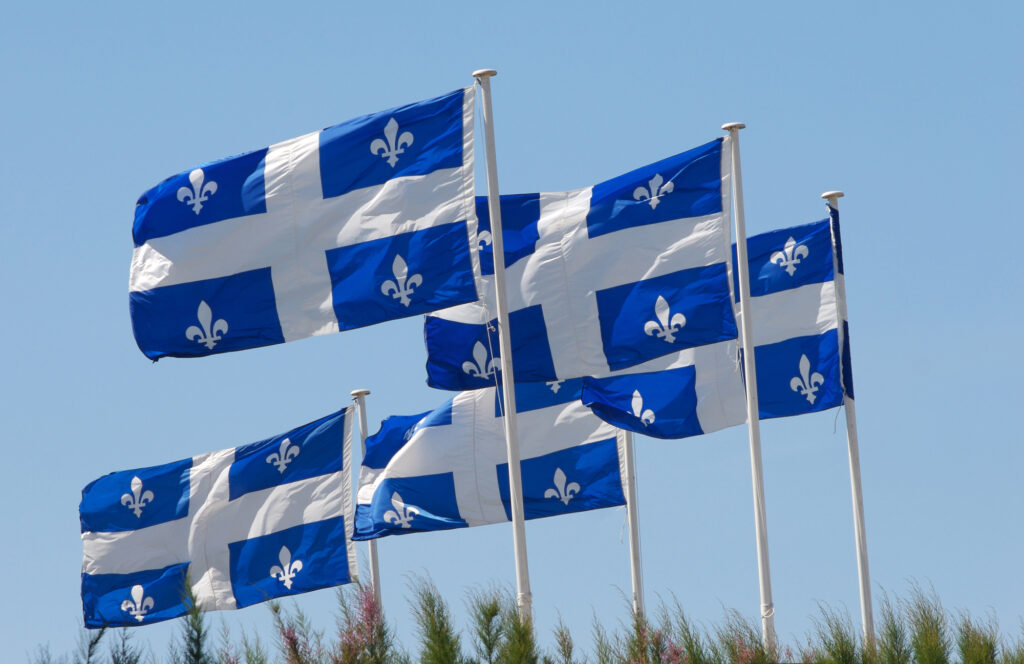 Histoire : Les drapeaux du Québec